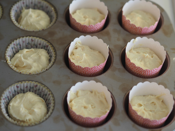 cupcakes klare til å settes i ovnen cupcakes klare til å settes i ovnen