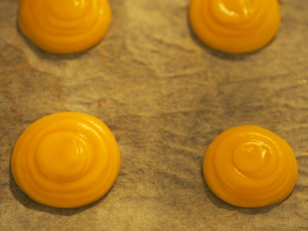 Le choux a la crème/vannbakkelse klar til å stekes