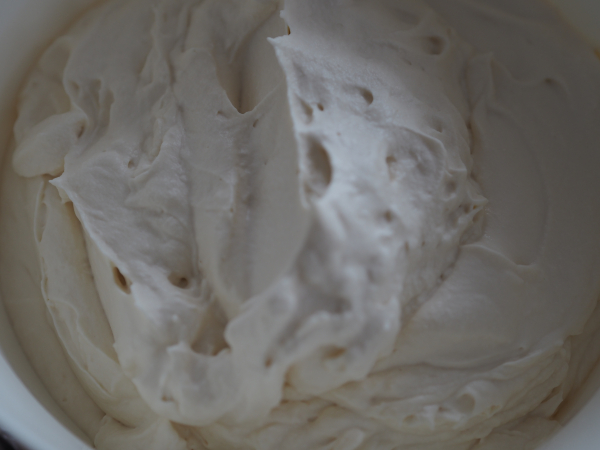 Bilde av ferdifg pisket krem til Baileys, oreo and cream dessert. Bilde av ferdifg pisket krem til Baileys, oreo and cream dessert.
