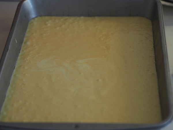 Juicekake i langpanne klar til å stekes