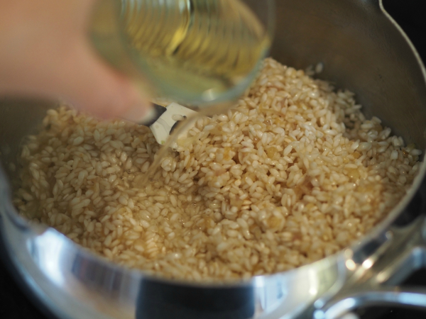 Risotto alla milanese under tilberedning