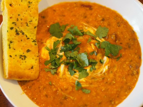 Dal makhani - Indisk vegetarisk! - klar til å spises.