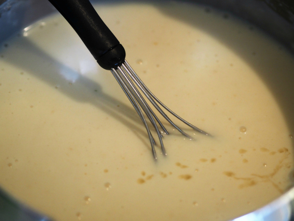 Bilde av deilig blomkålsuppe under laging.