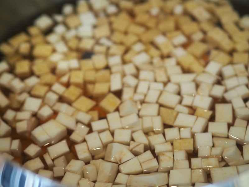 Ferdig kuttede grønnsaker som skal brukes i saltkjøttsuppe/lapskaus.