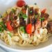 grllet kylling med tagiatellepasta of kremet chilisaus