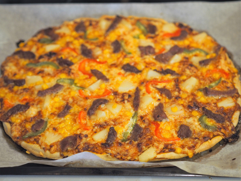 New Orleanes pizza klar for servering New Orleanes pizza klar for servering