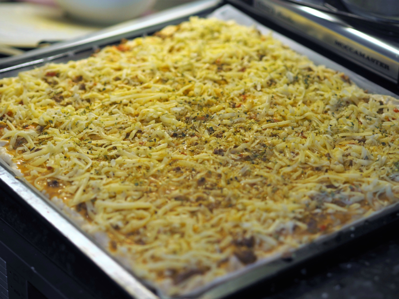 Fløtepizza klar for steking